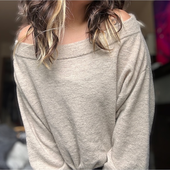 express tie front off the shoulder cropped sweater beige cream size medium - Picture 4 of 5